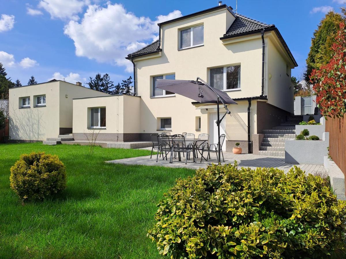 Apartmanovy Dum Se Zahradou V Klidne Casti Prahy Prága Kültér fotó