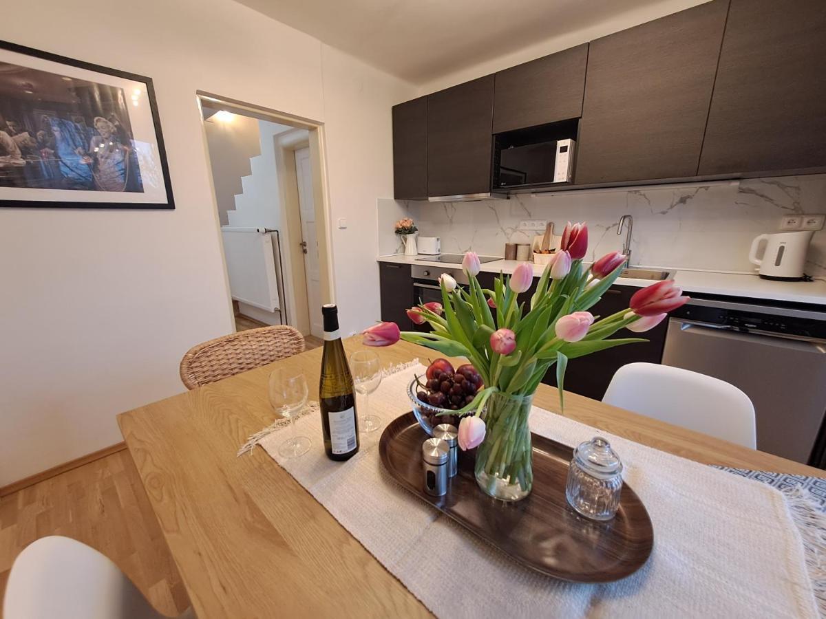 Apartmanovy Dum Se Zahradou V Klidne Casti Prahy Prága Kültér fotó