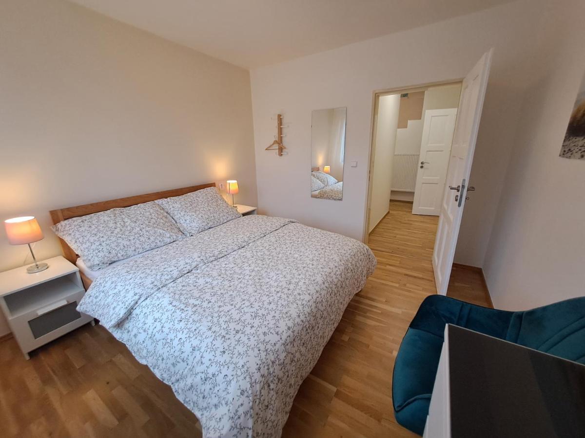 Apartmanovy Dum Se Zahradou V Klidne Casti Prahy Prága Kültér fotó