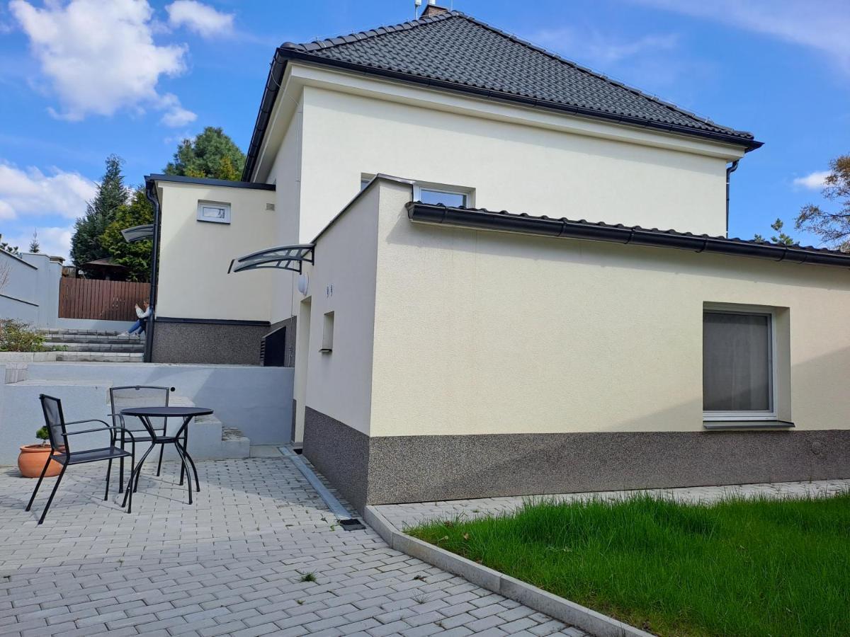 Apartmanovy Dum Se Zahradou V Klidne Casti Prahy Prága Kültér fotó