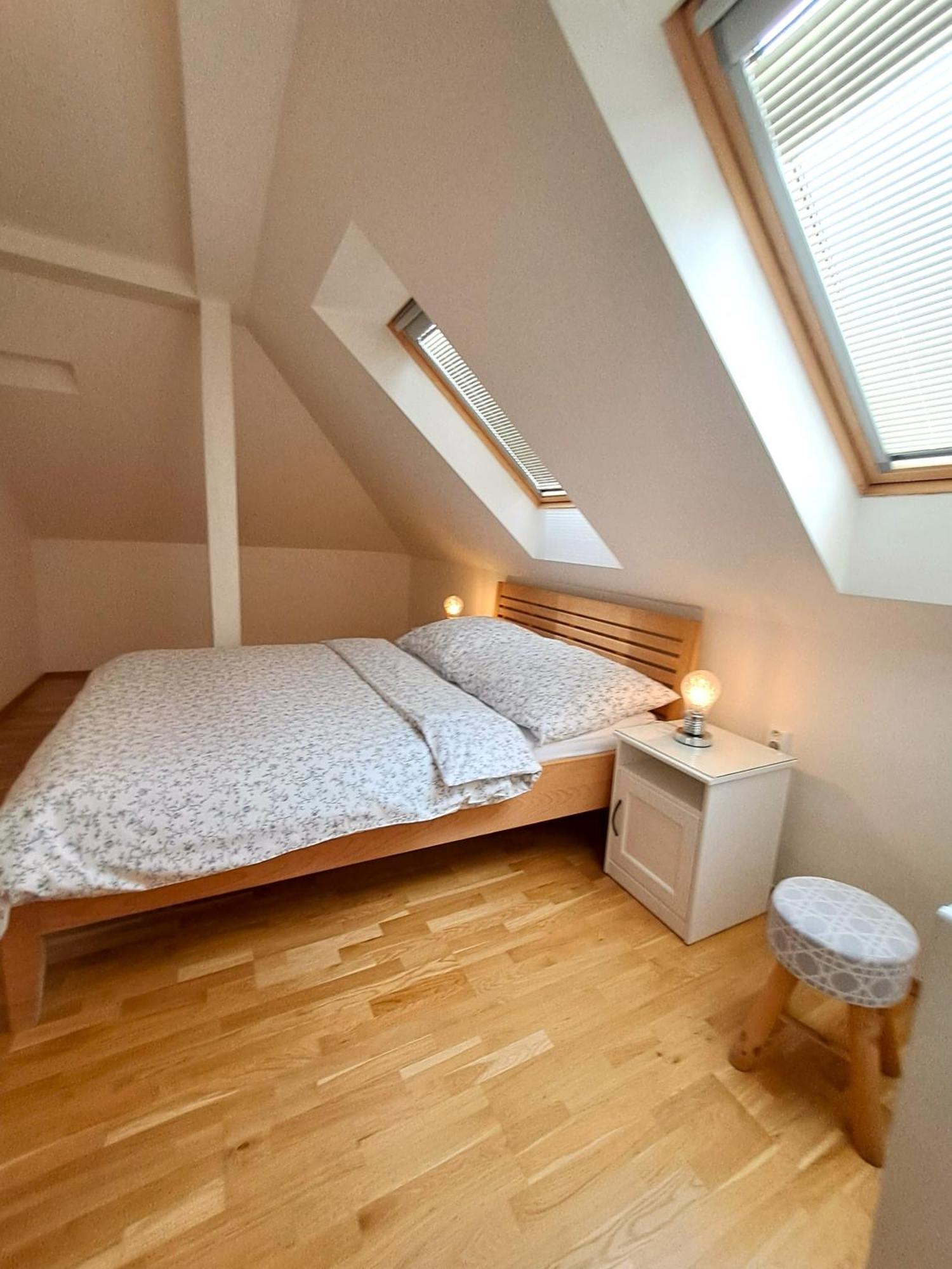 Apartmanovy Dum Se Zahradou V Klidne Casti Prahy Prága Kültér fotó
