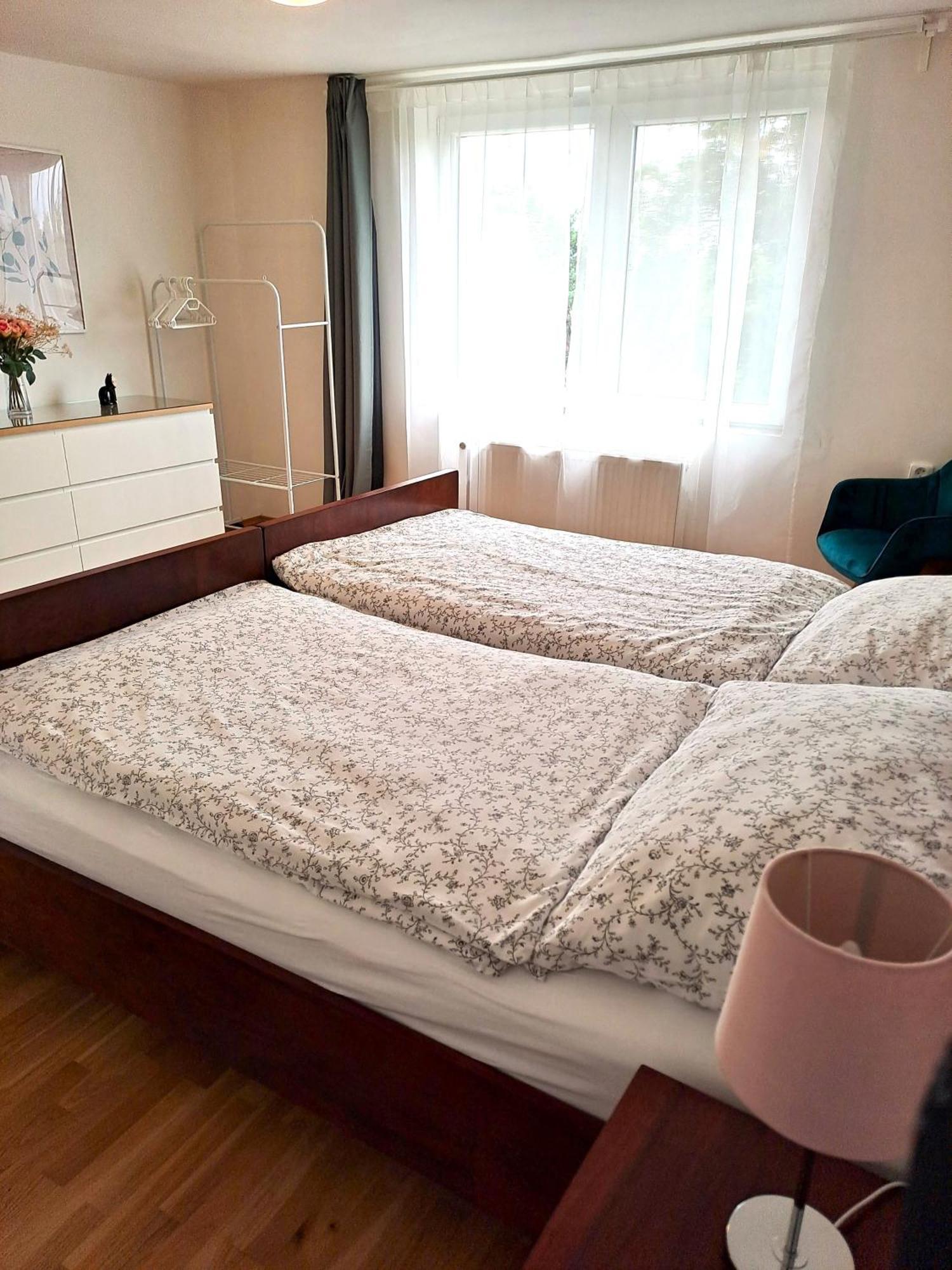 Apartmanovy Dum Se Zahradou V Klidne Casti Prahy Prága Kültér fotó